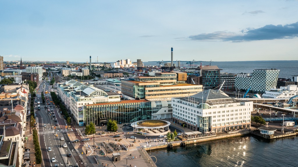 Kungstorget utanför Helsingborg C har fått ett lyft 