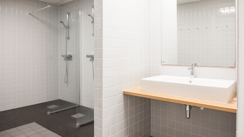 I kontorsfastigheten bricks finns omklädningsrum och duschar 