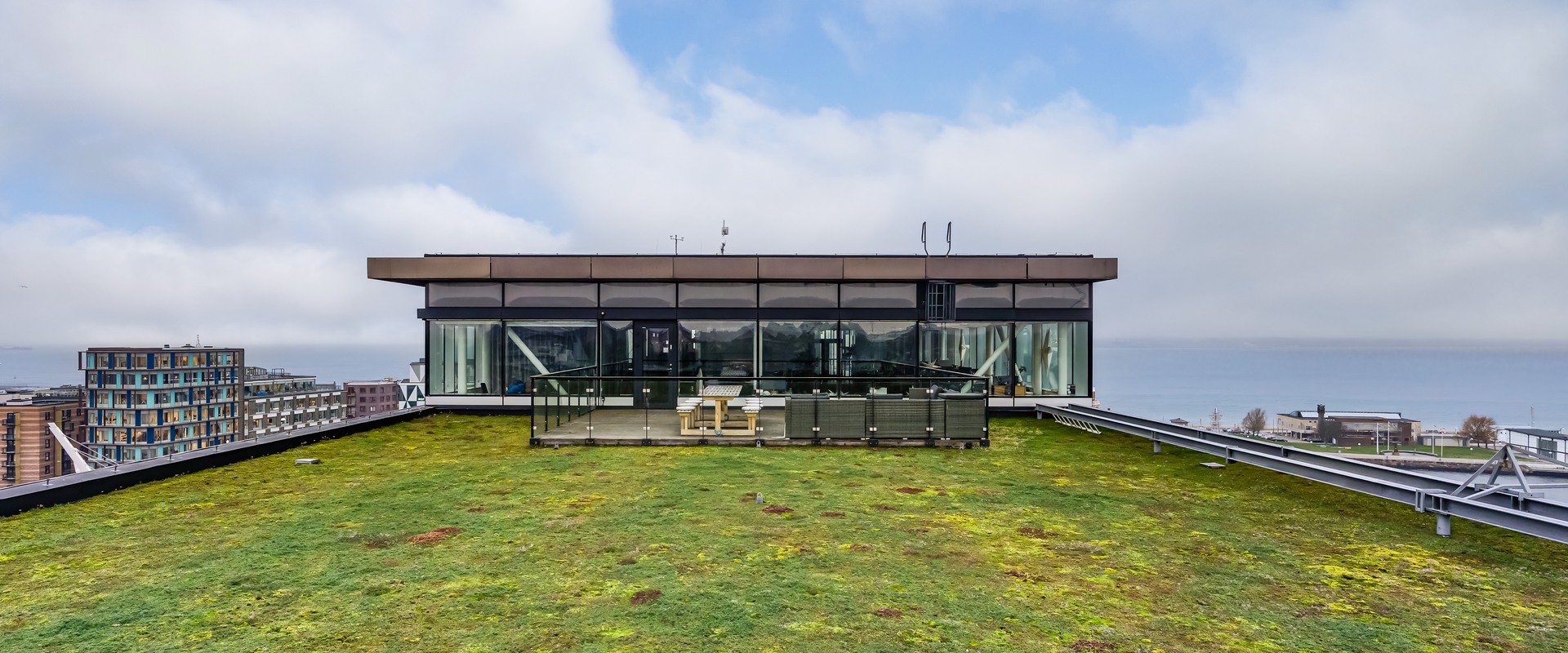 Kontor med oslagbar utsikt på Helsingborg C