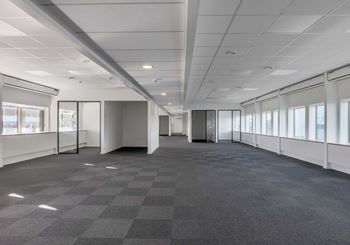 Professionelt erhvervsmiljø med international puls