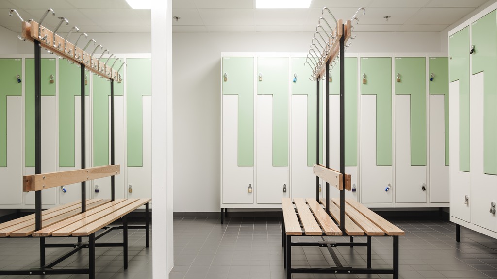 I anslutning till gymmet i fastigheten Cube finns ett omklädningsrum 