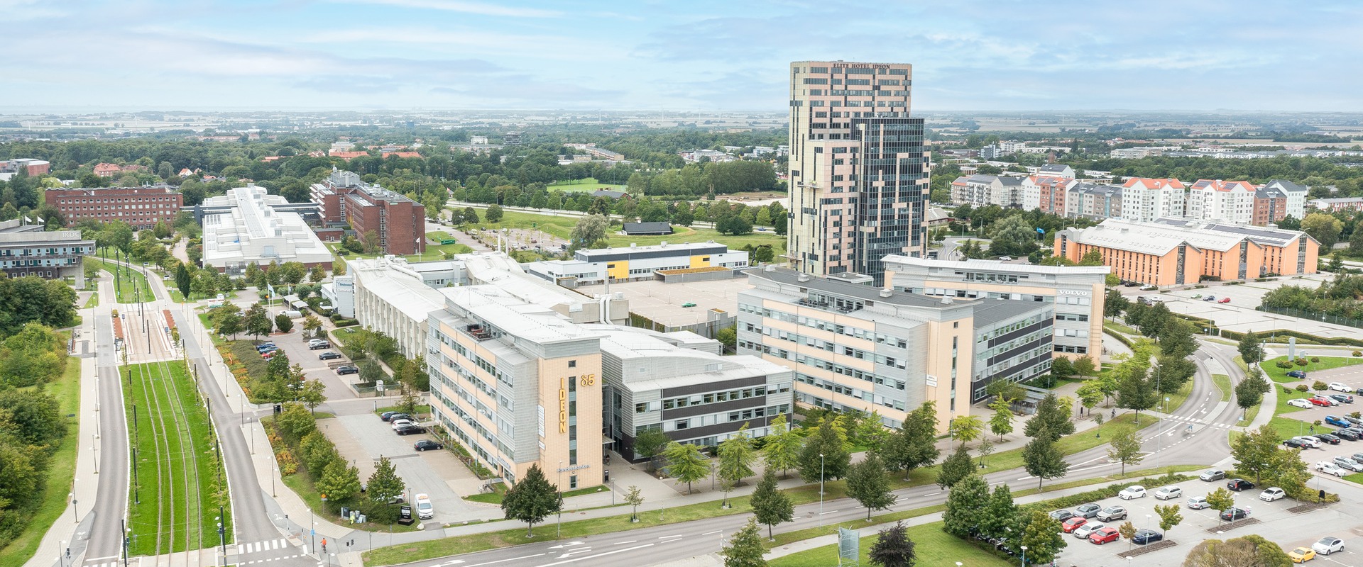 Flytta in i detta fina kontor med oslagbar utsikt