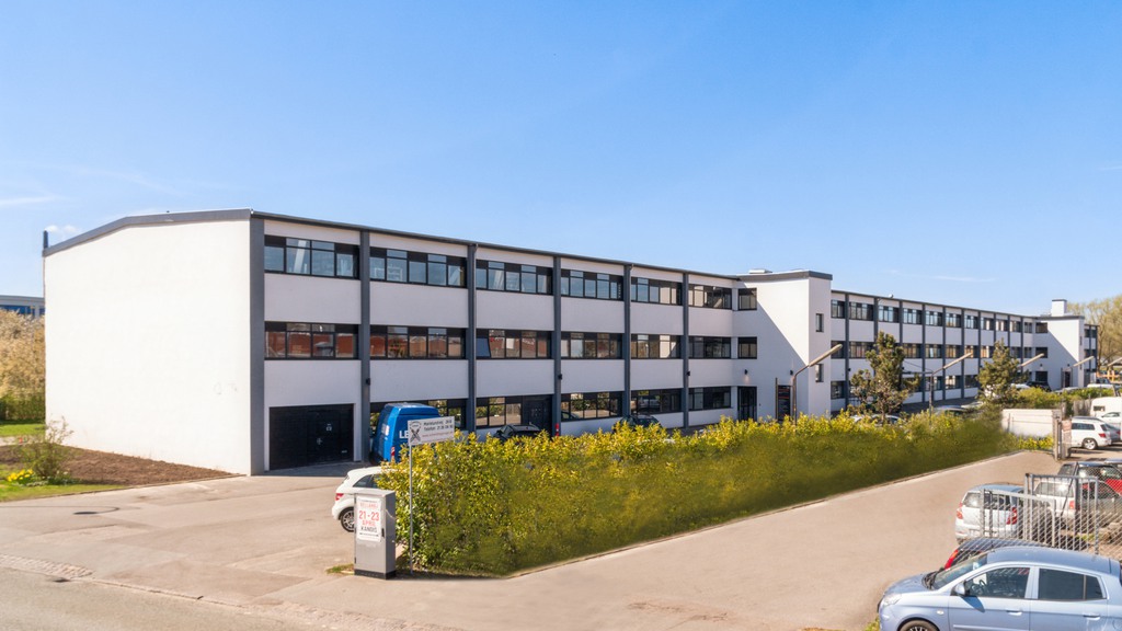 Ejendom med kontor og lager – klar til virksomhedens