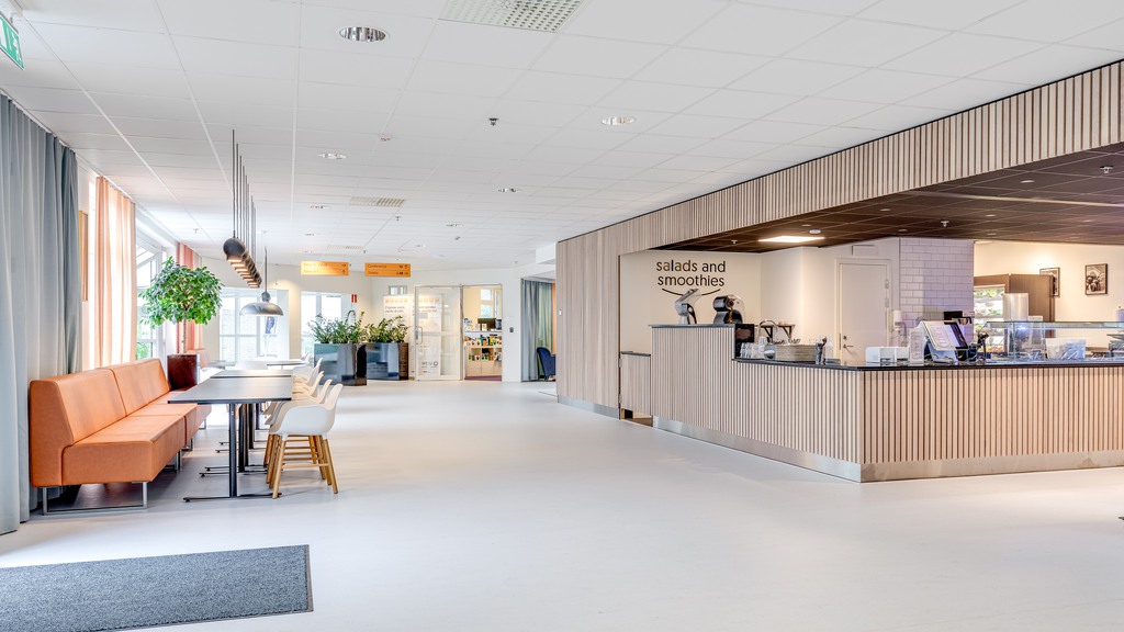 Intill kontorshotellet på Ideon Science Park finns restaurangen Salad and Smoothies. 