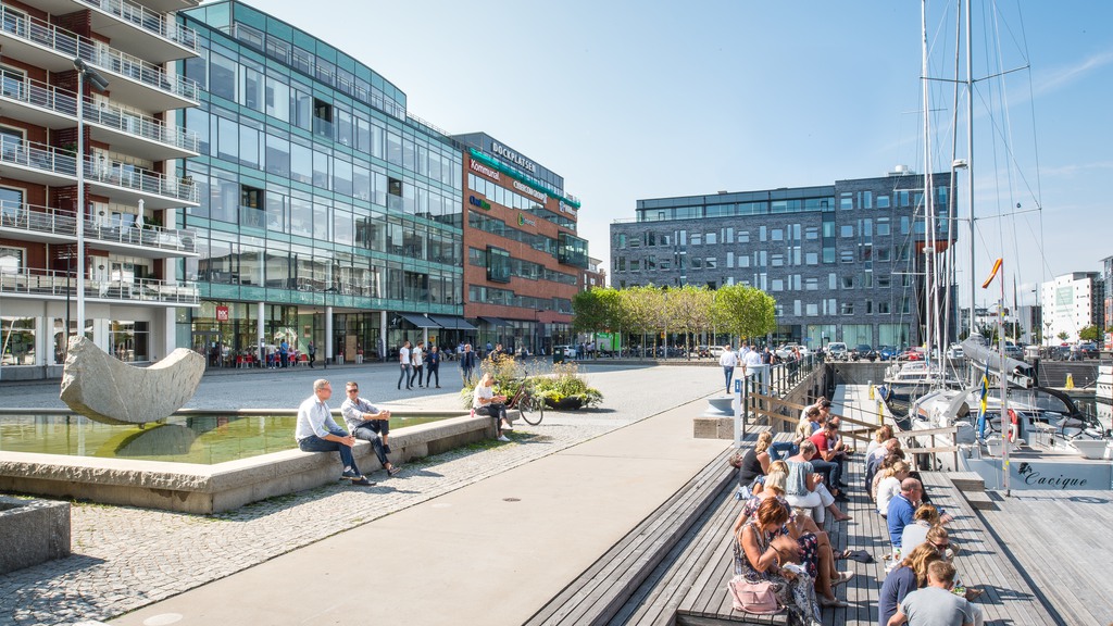 I Dockan kan du luncha vid bryggan