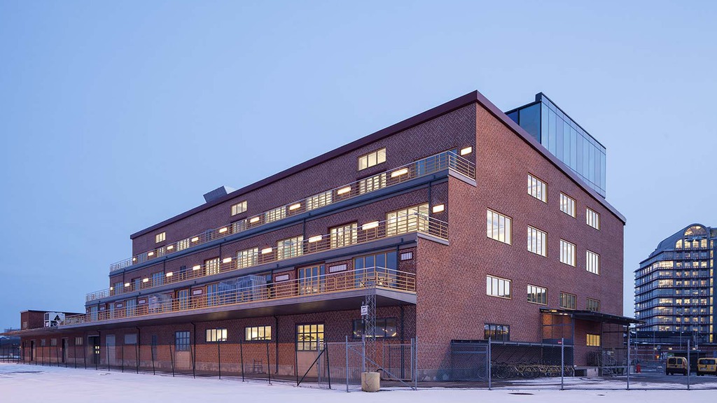 Del av Magasinets tegelfasad.