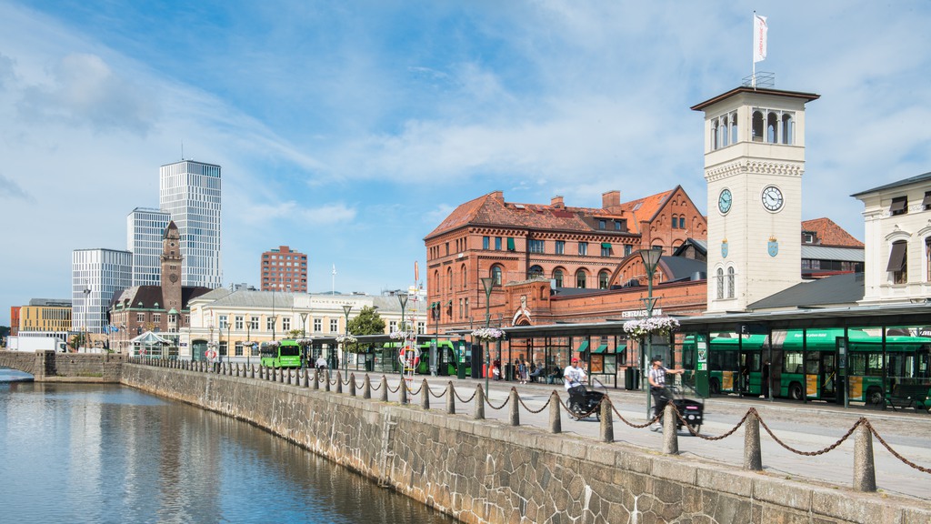 Malmö Centralstation är ett nav för Malmös kollektivtraffik