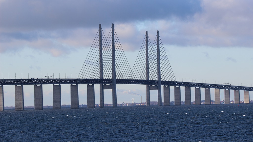 Öresundsbron i skymning 