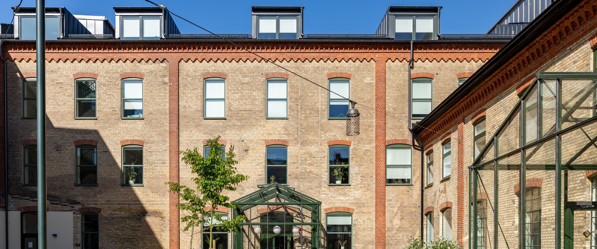 Flexibelt mindre kontor högst upp i huset