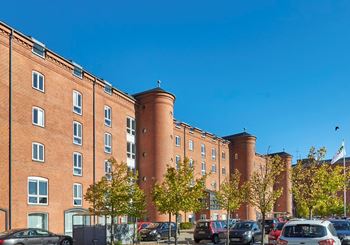 Kombineret kontor og let lager centralt i Roskilde