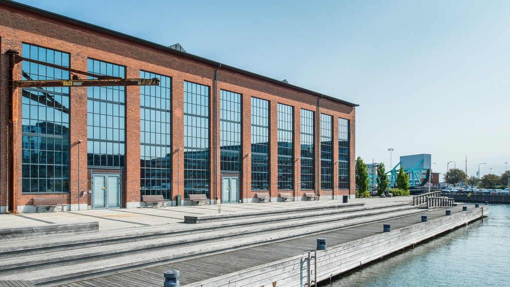 Fasad och vatten media evolution city 