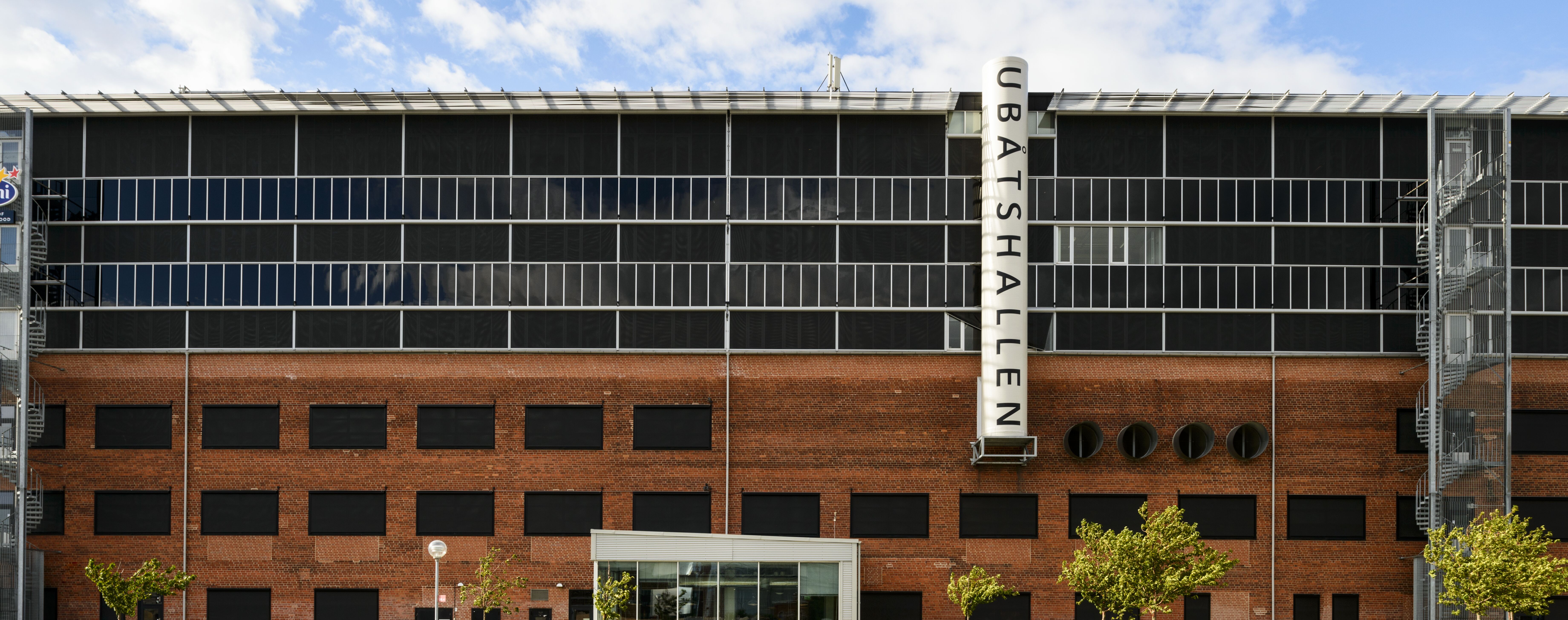 I Ubåtshallen har Wihlborgs genomfört en omfattande ombyggnad där vi skapat moderna kontorslokaler för Försäkringskassan.