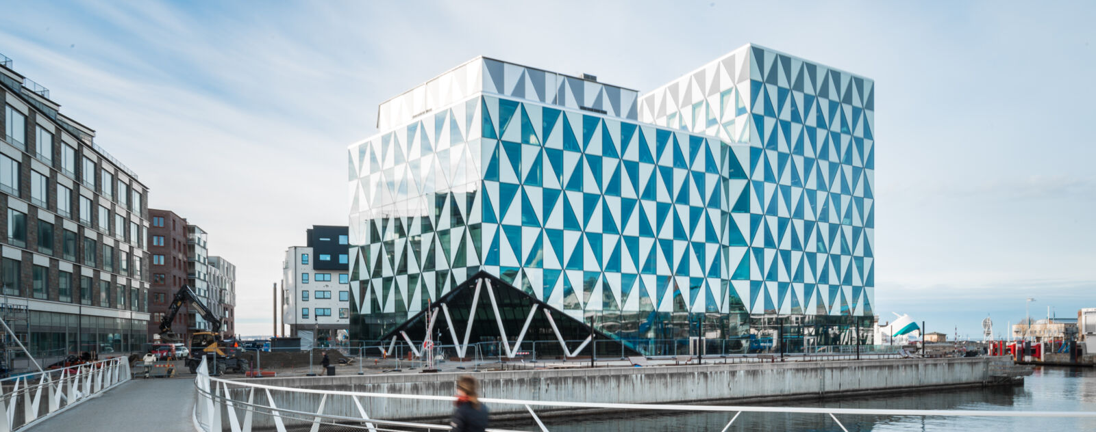 Prisma med varvsbron.