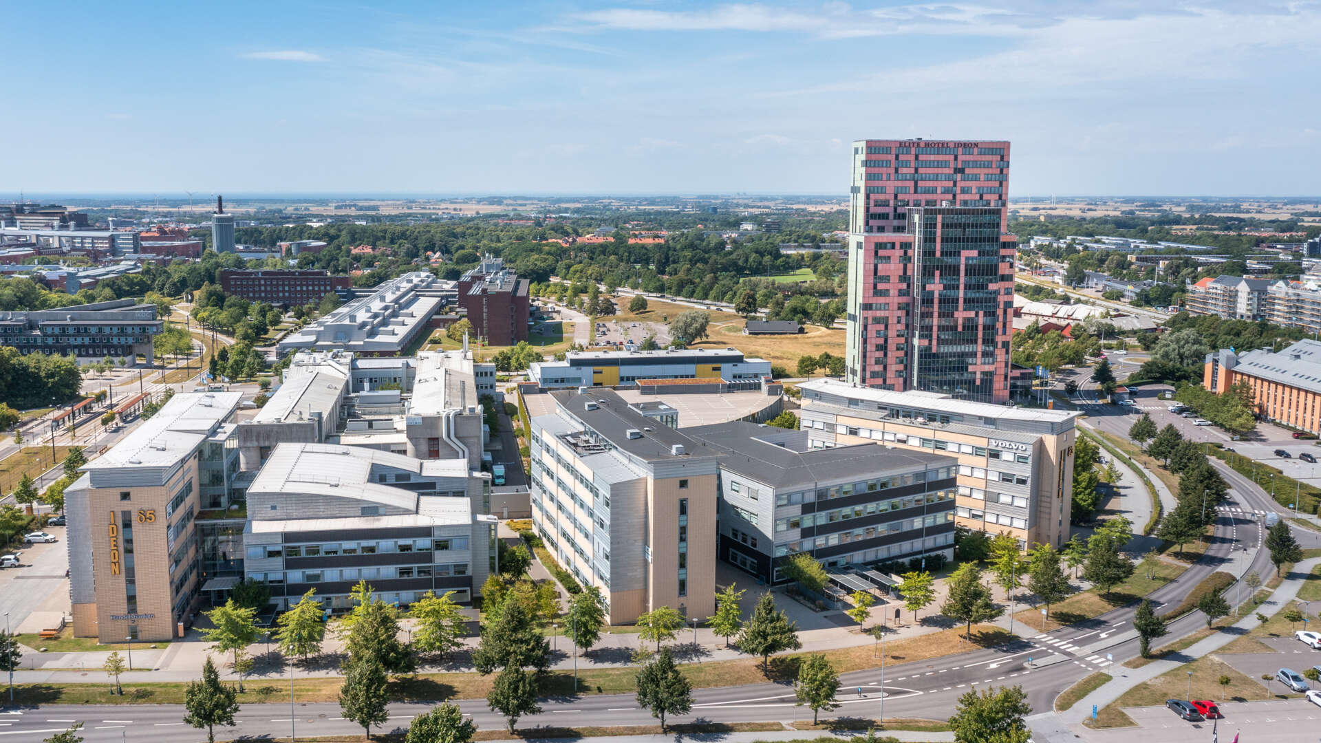 Ideon-området i Lund med Delta-byggnaderna i förgrunden och Gateway i bakgrunden.