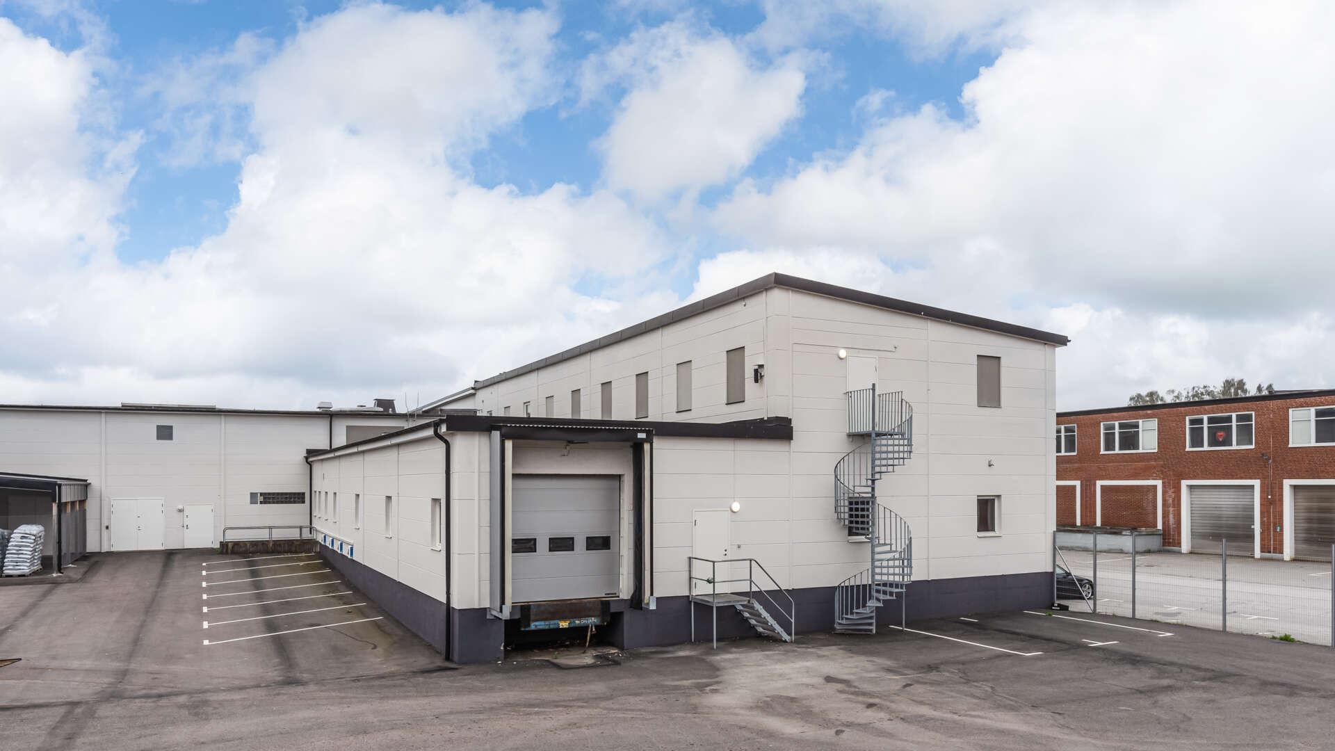 Lager med lastbrygga i södra Helsingborg