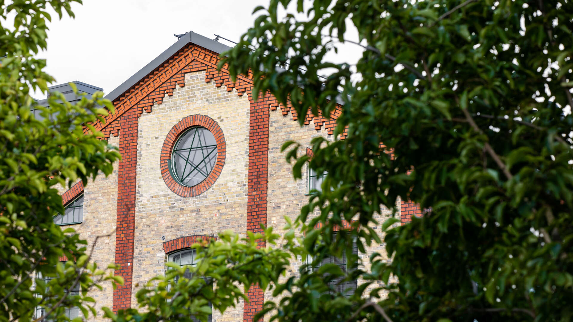 Raffinaderiets fasad